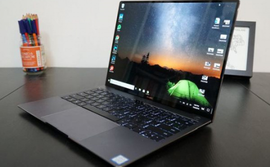 Huawei cắt giảm đơn đặt hàng mảng PC