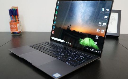 Huawei cắt giảm đơn đặt hàng mảng PC