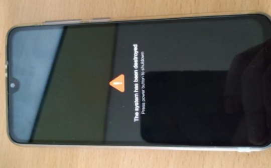 MIUI 10.3.1.0 khiến nhiều chiếc Xiaomi Mi 9 SE biến thành "cục gạch"