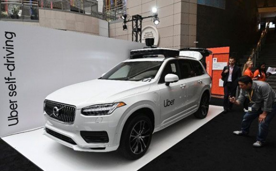 Uber mua lại công ty AI để phát triển xe tự lái