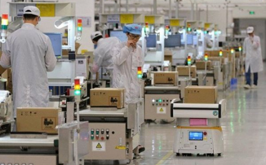 Foxconn tạm dừng dây chuyền sản xuất một số điện thoại Huawei