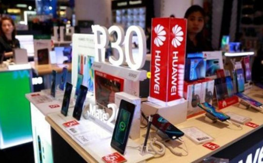 Đến lượt Facebook cắt quan hệ với Huawei