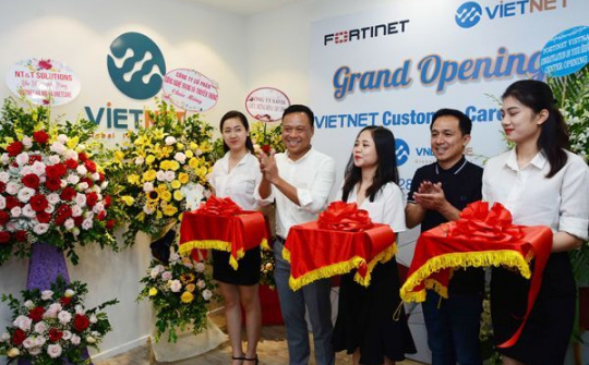 Trung tâm Chăm sóc Khách hàng VnetCare ra mắt tại Hà Nội