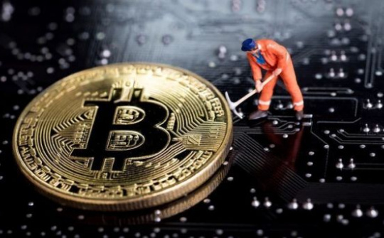 Đón nhiều tin bất lợi, giá Bitcoin mất mốc 11.000 USD