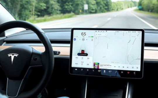 Cựu nhân viên Tesla thừa nhận tải mã nguồn xe tự lái lên mạng iCloud
