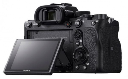 Sony ra mắt máy ảnh không gương lật full-frame A7R IV, giá 3.500 USD