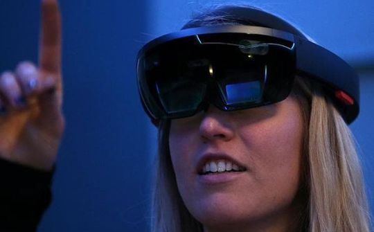HoloLens đời đầu sẽ chỉ còn nhận được bản vá lỗi và cập nhật bảo mật