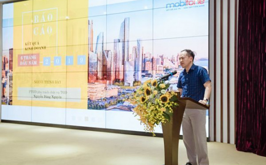 MobiFone tăng trưởng âm về viễn thông, doanh thu dịch vụ data sụt giảm