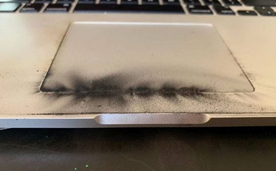 MacBook Pro bị cấm mang lên máy bay do nguy cơ phát nổ