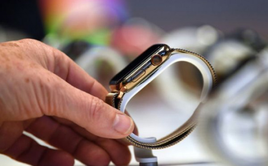 Apple Watch tiếp theo sẽ có các bản titan và gốm