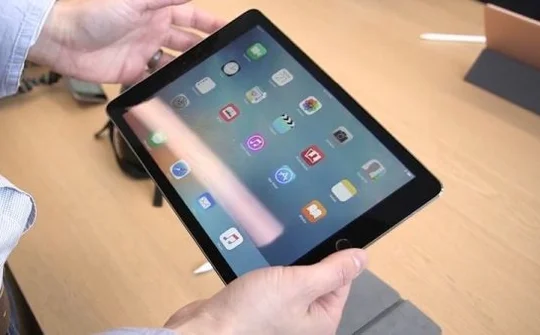 Apple chính thức khai tử dòng iPad 9,7 inch