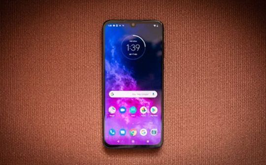 Motorola trở lại cuộc đua smartphone cao cấp