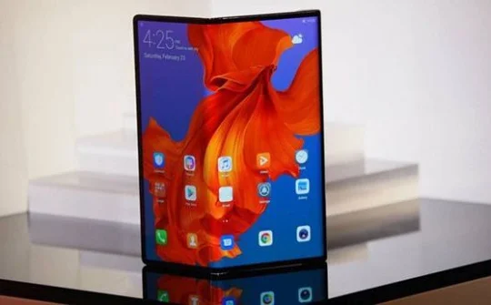 Huawei bán được 100.000 chiếc điện thoại Mate X mỗi tháng