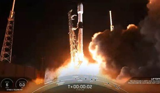 SpaceX phóng 60 vệ tinh lên quỹ đạo