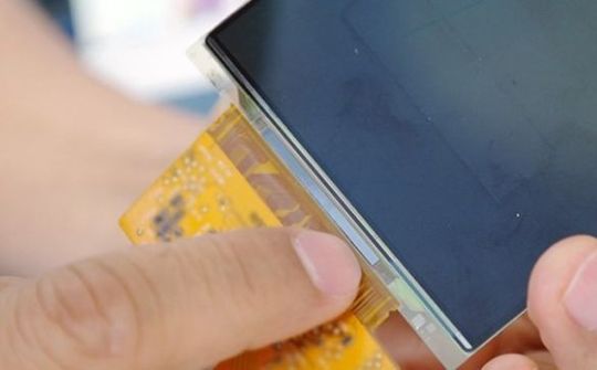 Samsung tụt xuống vị trí hai về doanh số bán chip trong năm 2019