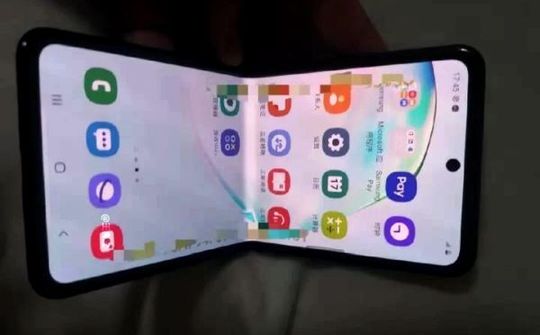 Galaxy Fold 2 có thể được bán ra sớm hơn Galaxy S11