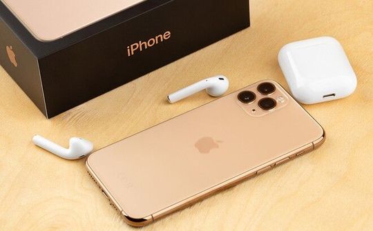 Apple tặng AirPods miễn phí cho khách hàng mua iPhone 11