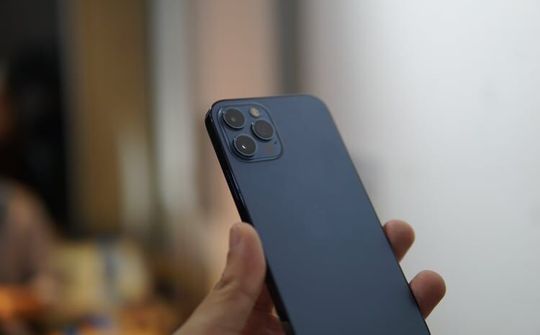 Trên tay iPhone 12, iPhone 12 Pro đầu tiên tại Việt Nam