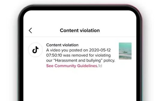 TikTok sẽ cho người dùng biết lý do video bị xóa