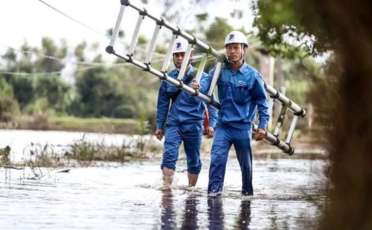 VNPT triển khai nhiều chính sách hỗ trợ khách hàng thiệt hại do bão lũ tại miền Trung
