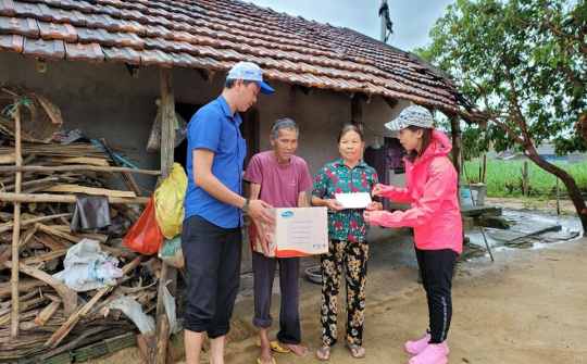 Canon chung tay ủng hộ người hộ dân vùng lũ Quảng Trị và Quảng Ngãi