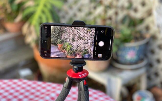 Camera tele iPhone 12 Pro Max không hoạt động trong bóng tối