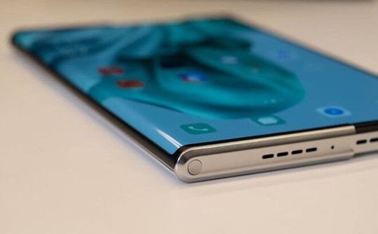 Màn hình cuộn Oppo X 2021 được sản xuất bởi BOE