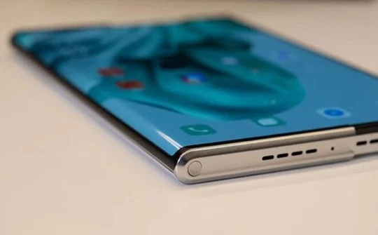 Màn hình cuộn Oppo X 2021 được sản xuất bởi BOE