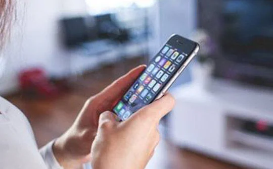 Khoảng 12,4 triệu thuê bao 2G sẽ được hỗ trợ chuyển sang dùng điện thoại thông minh 