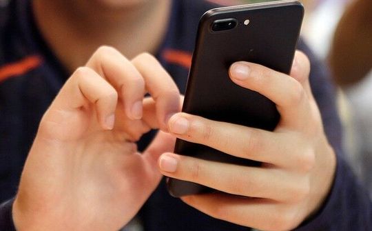 Doanh thu Facebook tăng tới 22% nhưng lượng người dùng bắt đầu giảm 
