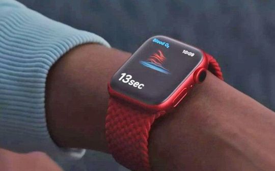 Apple Watch Series 6 được giảm giá 15% trên Amazon và Best Buy