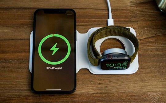 Bộ sạc Apple MagSafe Duo lên kệ với giá 129 USD
