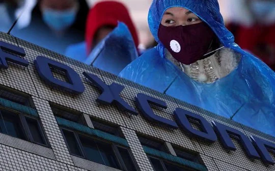 Trung Quốc ngăn Foxconn nối lại sản xuất vì nguy cơ lây nhiễm corona