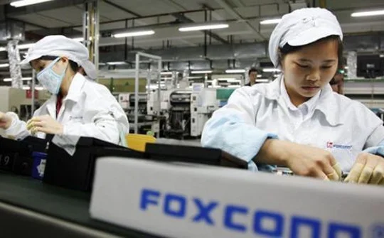 Foxconn tiếp tục trì hoãn sản xuất iPhone