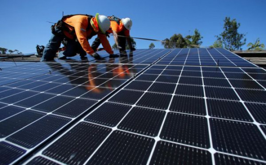 Tesla và Panasonic ngưng hợp tác sản xuất pin mặt trời