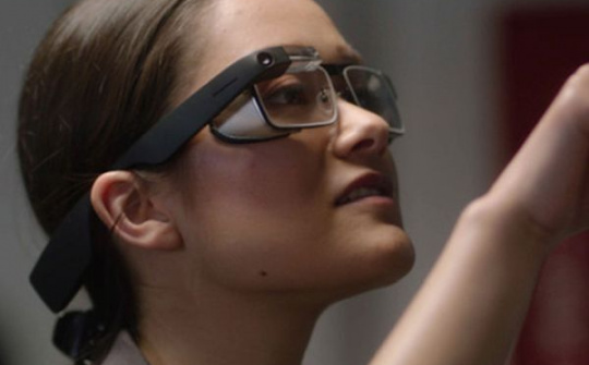 Glass Enterprise Edition 2 được bán với giá 1.199 USD tại một số địa điểm