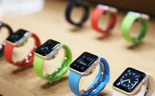 Mỹ dỡ bỏ thuế quan đối với Apple Watch nhập từ Trung Quốc