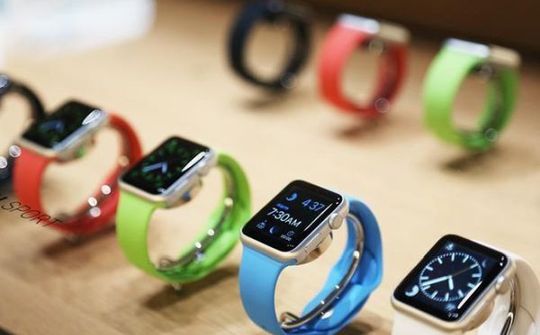Mỹ dỡ bỏ thuế quan đối với Apple Watch nhập từ Trung Quốc