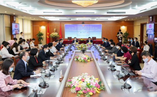 "Tạm dừng đến trường, không dừng việc học" được sự ủng hộ của ngành TT&TT