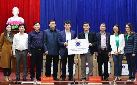 Grab tặng quà cho cộng đồng, đối tác tài xế để cùng chống dịch COVID-19