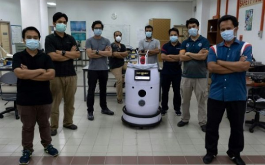 Robot Medibot hỗ trợ cuộc chiến chống COVID-19 tại Malaysia