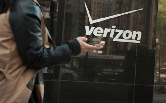 Facebook và Messenger ra mắt biểu tượng cảm xúc mới