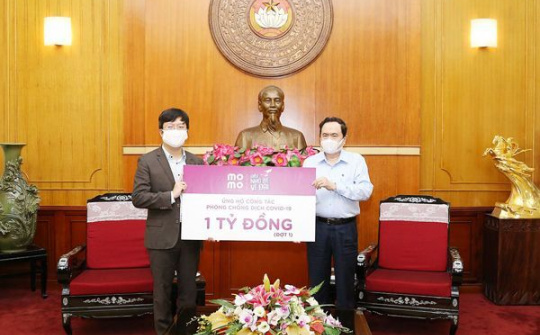 Ví MoMo trao 1 tỷ đồng từ người dùng ủng hộ chống dịch Covid-19