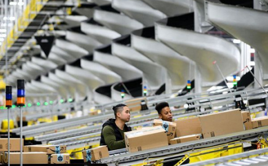 Amazon sẽ sa thải nhân viên vi phạm cách ly xã hội