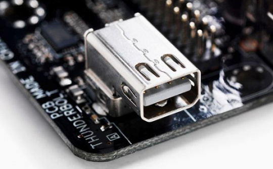 Tin tặc có thể truy cập vào dữ liệu PC qua cổng Thunderbolt