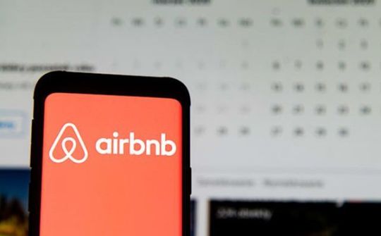 Airbnb đã buộc phải sa thải hơn 1/4 lực lượng lao động để duy trì hoạt động