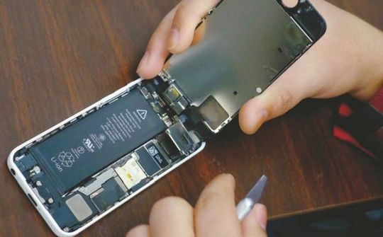Apple đã gây phẫn nộ về các vấn đề liên quan đến điều tiết hiệu suất iPhone cũ