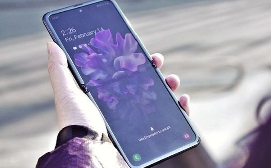 Samsung sẽ thêm đối tác cung cấp kính bảo vệ cho smartphone gập lại từ năm sau