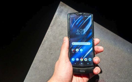 Motorola sẽ giảm giá 500 USD cho đơn hàng Razr trước ngày 21/6