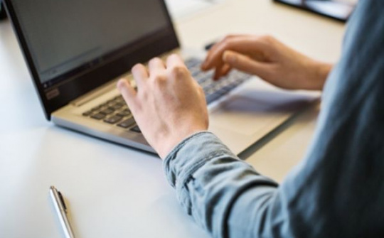 Doanh số PC trên toàn cầu quý 2 bất ngờ tăng vọt